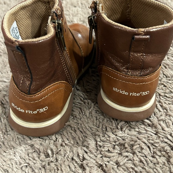Stride Rite booties SVETA - Picture 2 of 5